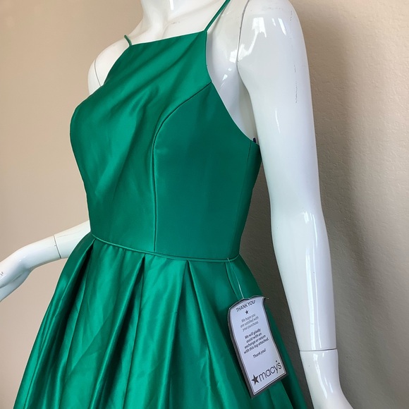 Betsey & Adam Green Evening Gown - Picture 4 of 10